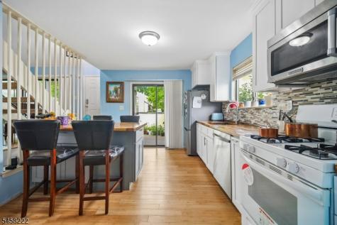 177 Locust Ln Ondo Bernards NJ 07920