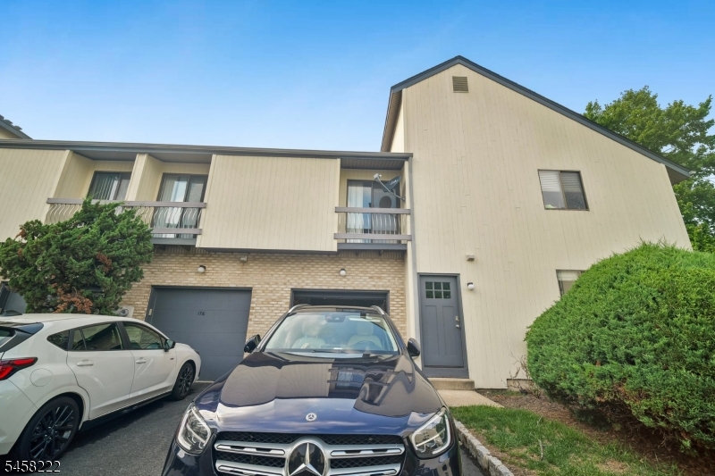 177 Locust Ln Ondo Bernards NJ 07920
