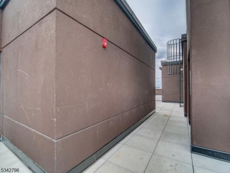 486 Market Street Newark NJ 07105