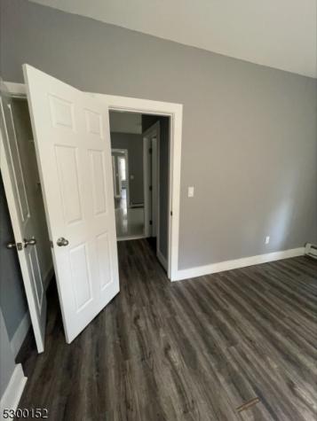 27 Schuyler Terrace East Orange NJ 07017