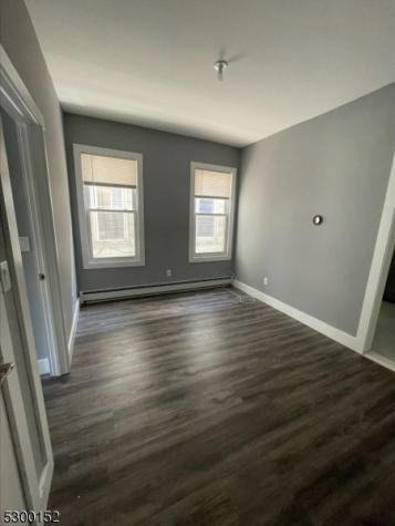 27 Schuyler Terrace East Orange NJ 07017