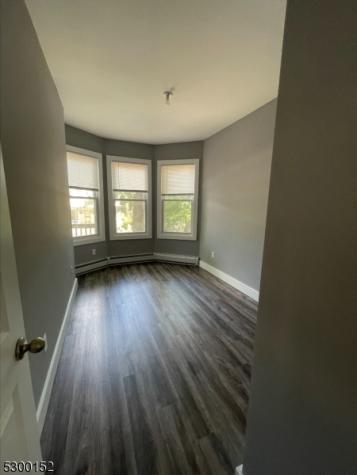 27 Schuyler Terrace East Orange NJ 07017
