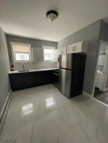 27 Schuyler Terrace East Orange NJ 07017