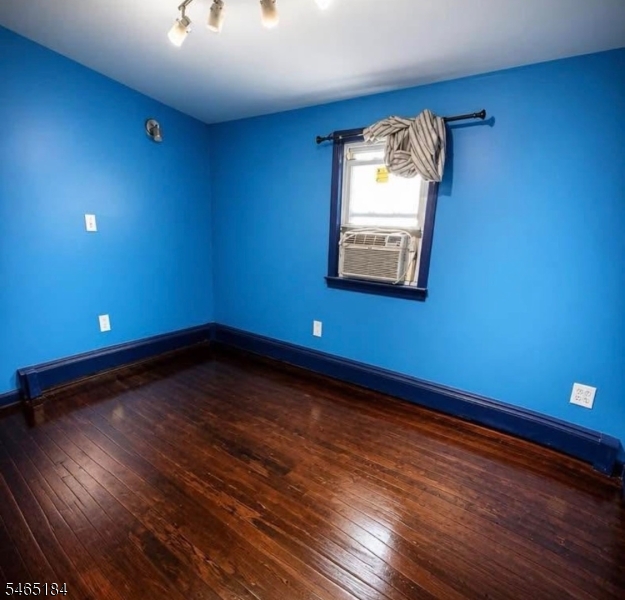 576 Uncas Avenue Roselle NJ 07203