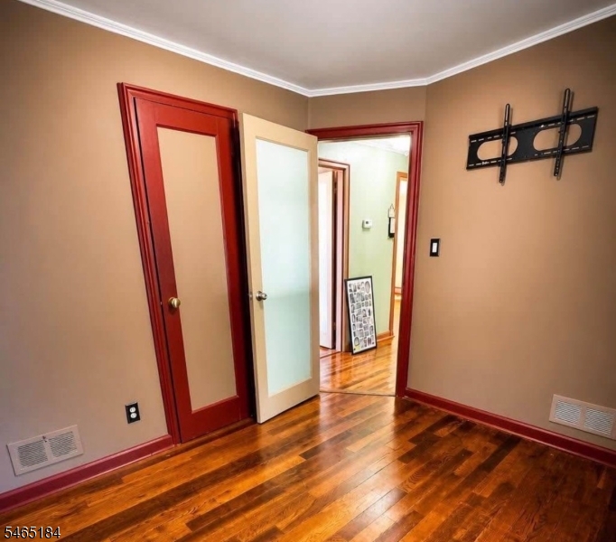 576 Uncas Avenue Roselle NJ 07203