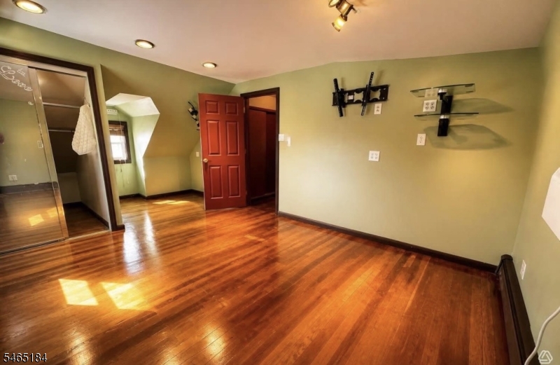 576 Uncas Avenue Roselle NJ 07203