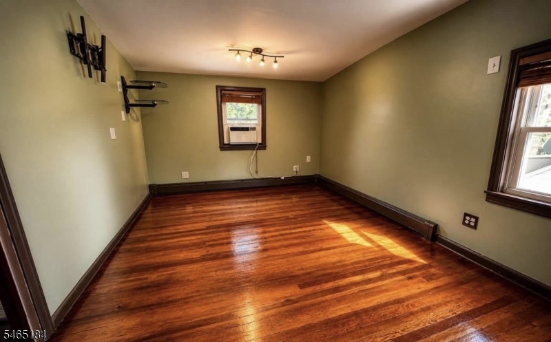 576 Uncas Avenue Roselle NJ 07203