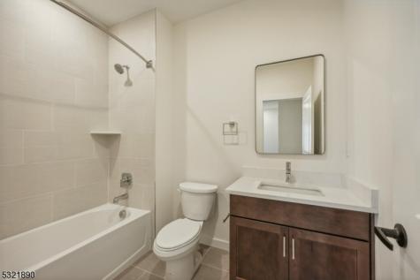 4 Kelly Court West Caldwell NJ 07006