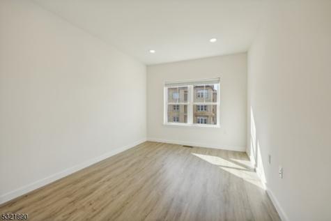 4 Kelly Court West Caldwell NJ 07006