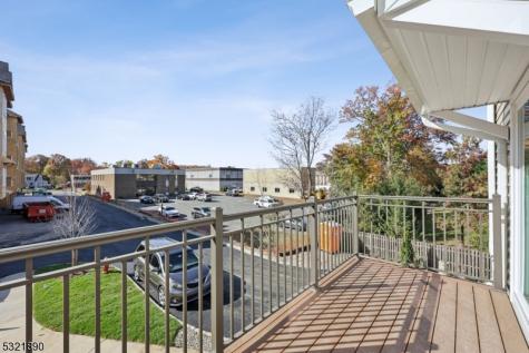 4 Kelly Court West Caldwell NJ 07006