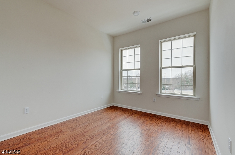 15 Braeburn Court Livingston NJ 07039