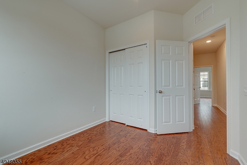15 Braeburn Court Livingston NJ 07039