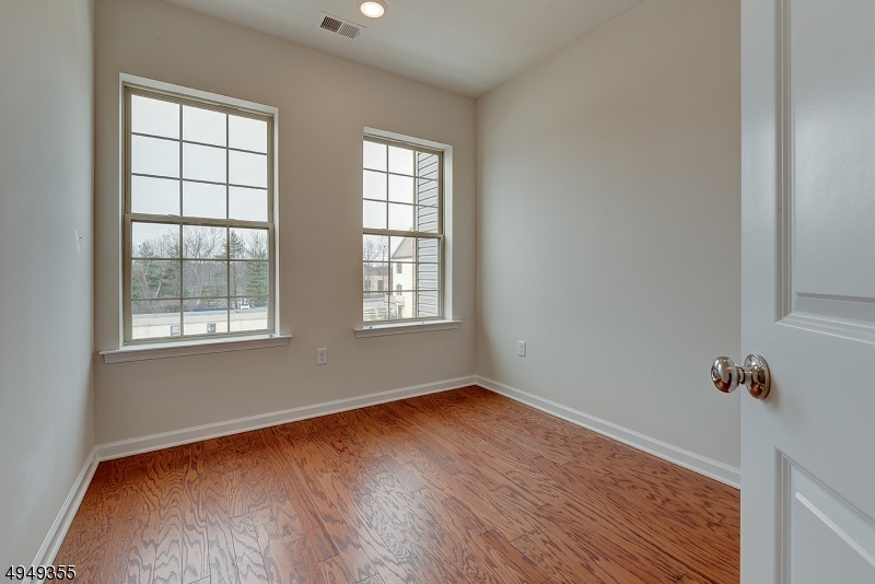 15 Braeburn Court Livingston NJ 07039
