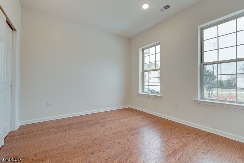 15 Braeburn Court Livingston NJ 07039