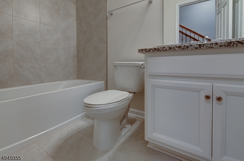 15 Braeburn Court Livingston NJ 07039