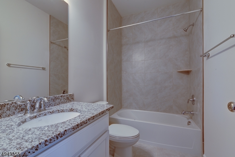 15 Braeburn Court Livingston NJ 07039