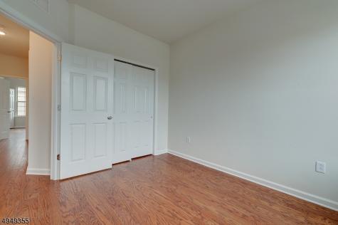 15 Braeburn Court Livingston NJ 07039