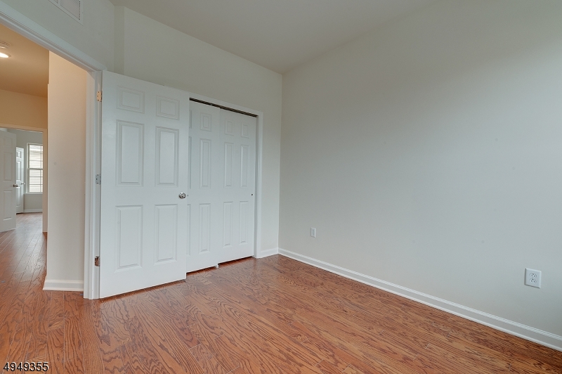 15 Braeburn Court Livingston NJ 07039