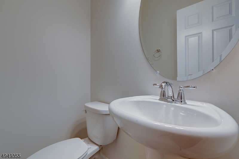 15 Braeburn Court Livingston NJ 07039