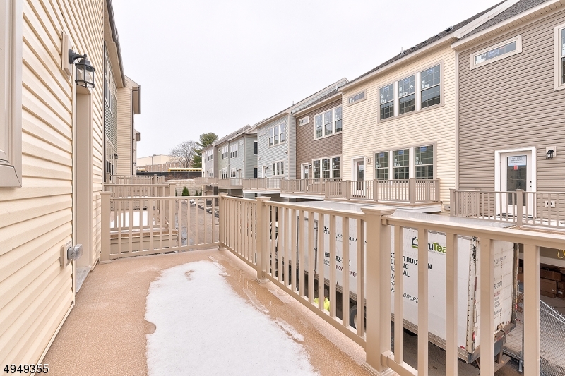 15 Braeburn Court Livingston NJ 07039
