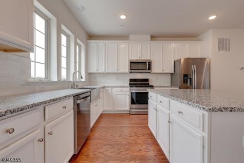 15 Braeburn Court Livingston NJ 07039