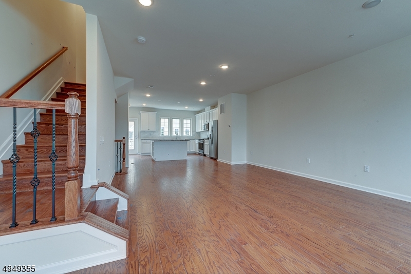 15 Braeburn Court Livingston NJ 07039