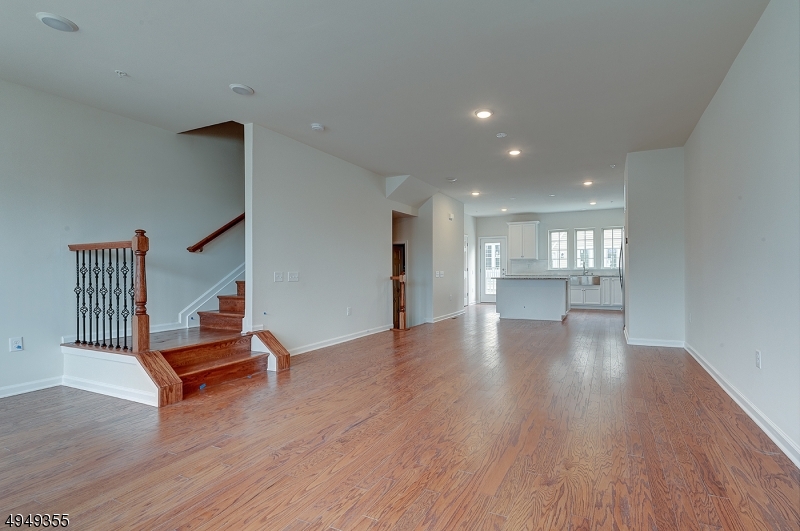 15 Braeburn Court Livingston NJ 07039