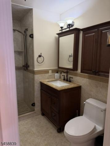 19 Paris Circle West Orange NJ 07052