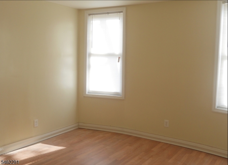 148 Milford Avenue Newark NJ 07108