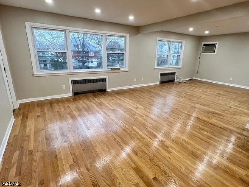 62 Newark Bloomfield NJ 07003