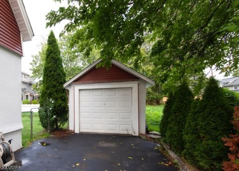 4 Oakcroft Avenue Montclair NJ 07043