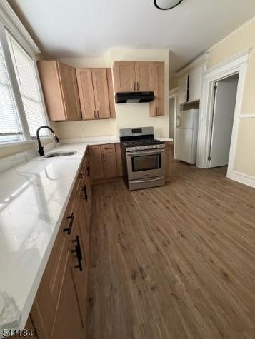 60 Vermont Avenue Newark NJ 07106