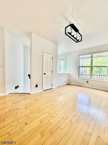 456 Hartford Drive Nutley NJ 07110