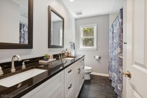 204 Deerfield Lane Franklin Lakes NJ 07417
