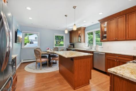 204 Deerfield Lane Franklin Lakes NJ 07417