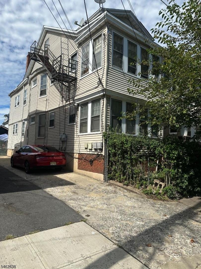 163 Brookside Avenue Irvington NJ 07111