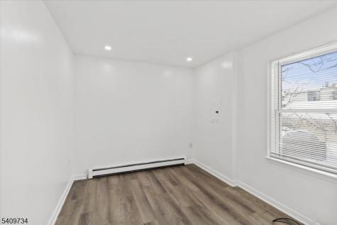 17 Holsman Street Paterson NJ 07522