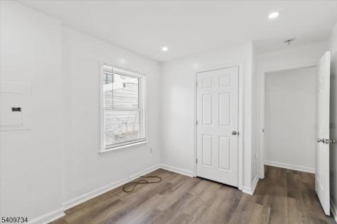 17 Holsman Street Paterson NJ 07522