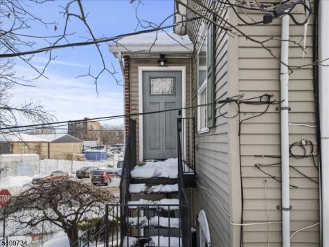 17 Holsman Street Paterson NJ 07522