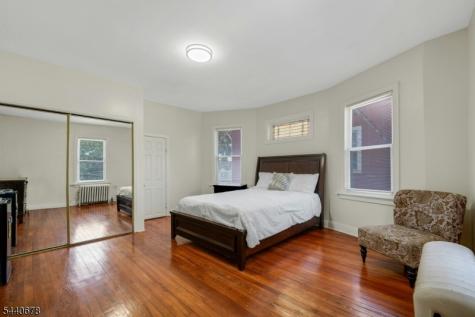 127 S Burnett St R1 East Orange NJ 07018
