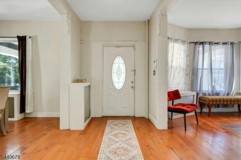 127 S Burnett St R1 East Orange NJ 07018