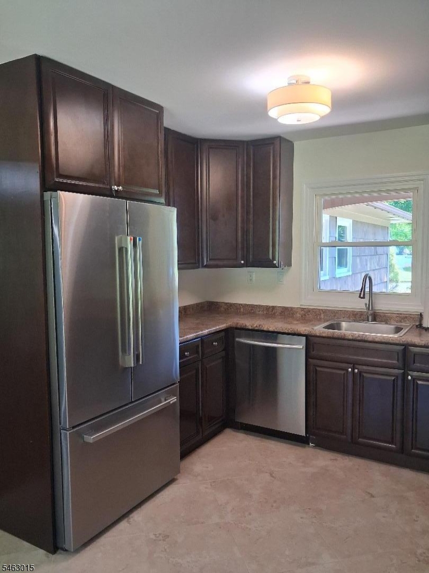 6 Flower Road Franklin NJ 08873
