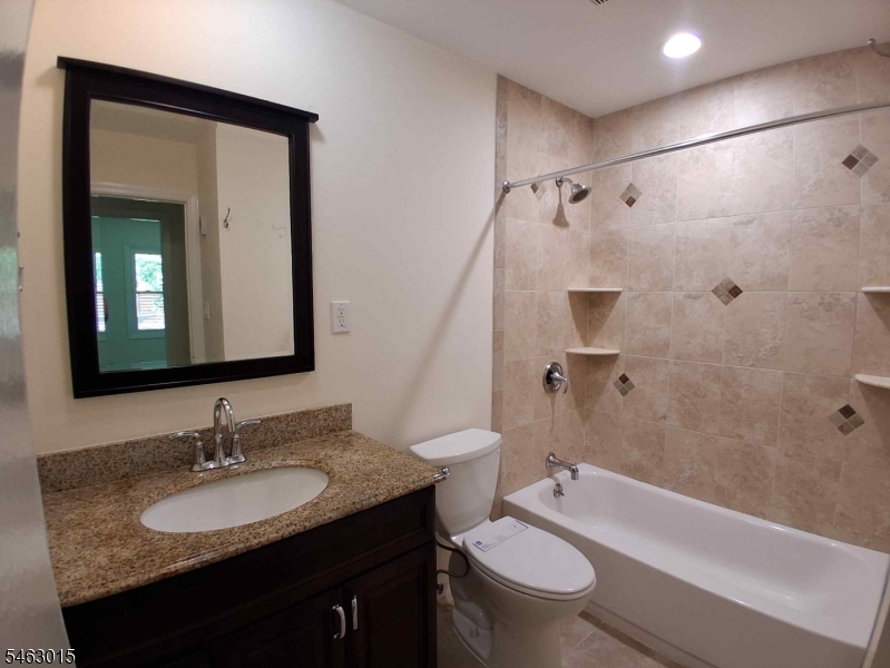 6 Flower Road Franklin NJ 08873