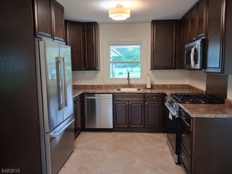 6 Flower Road Franklin NJ 08873