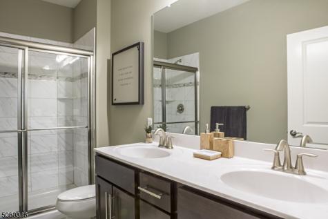 221 Aspen Lane Lopatcong NJ 08865
