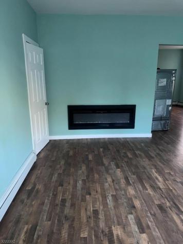 107 Hollywood Avenue East Orange NJ 07018