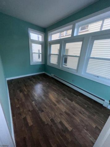 107 Hollywood Avenue East Orange NJ 07018