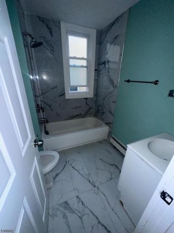 107 Hollywood Avenue East Orange NJ 07018