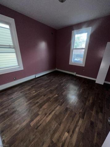 107 Hollywood Avenue East Orange NJ 07018