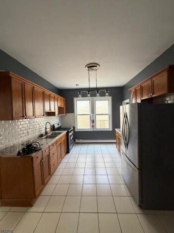 32 Rosehill Place Irvington NJ 07111